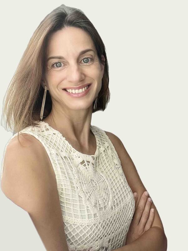 Dr. Laura, Behavioral Scientist and Wellbeing and Life Coach, offering mental coaching in Dubai and online